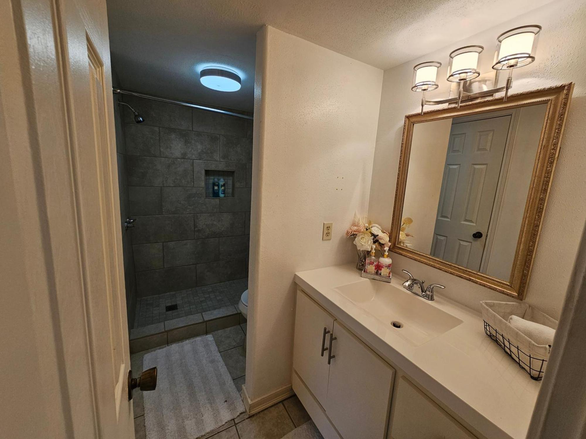 Centrally Located Houston Retreat! Sleeps 8, 10 Min To Downtown, Free Parking Экстерьер фото