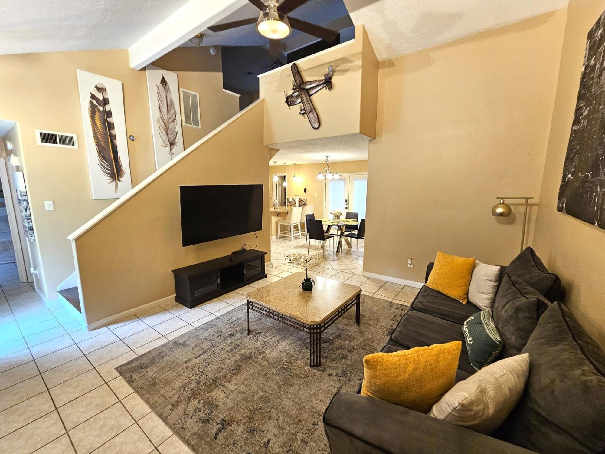 Centrally Located Houston Retreat! Sleeps 8, 10 Min To Downtown, Free Parking Экстерьер фото